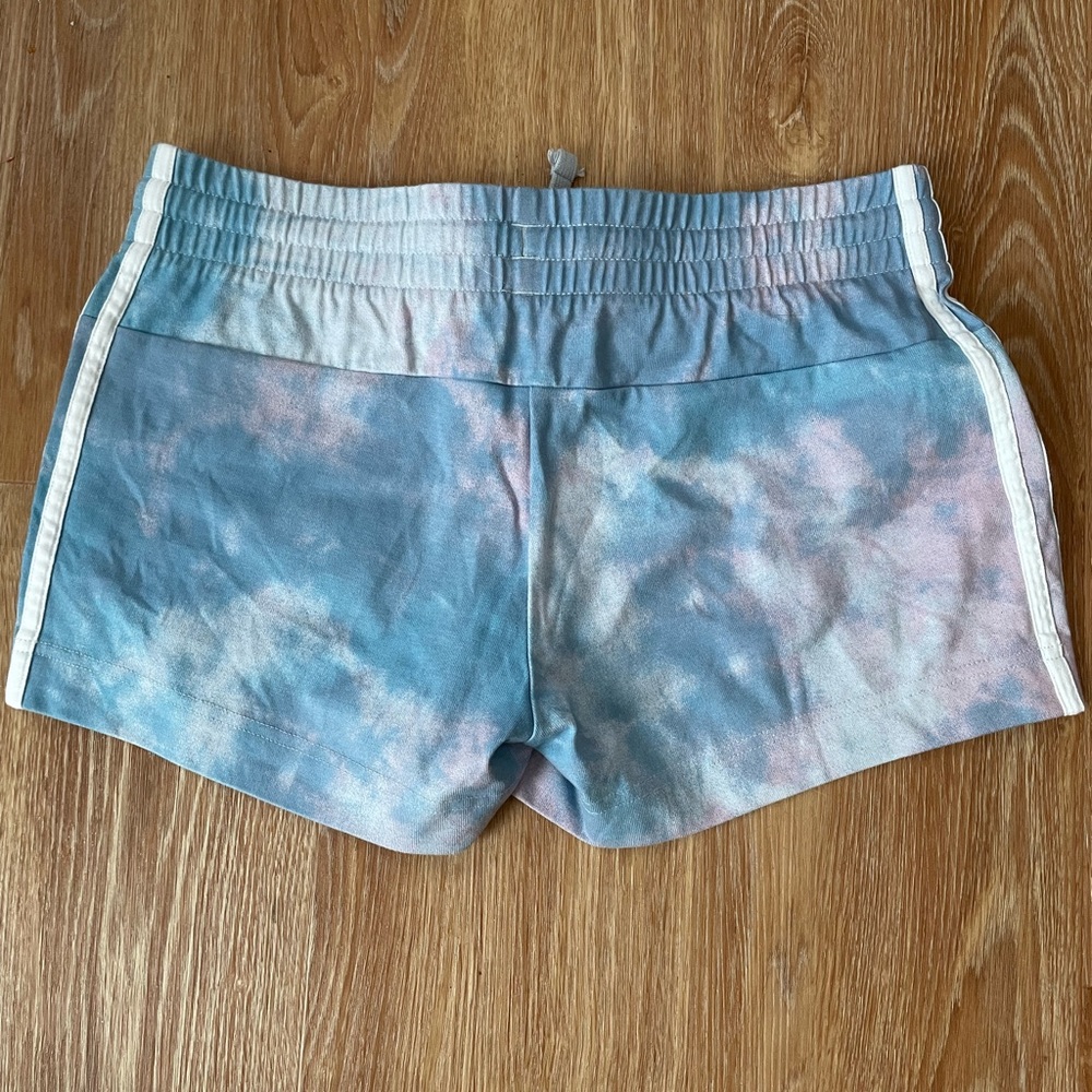 Girls Adidas multi color blue and pink shorts Size Medium great condition